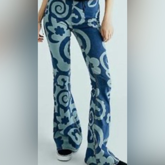 Free People Denim - Free People Penny Pull-On Printed Flare Jeans 29 blue floral swirl pattern rare